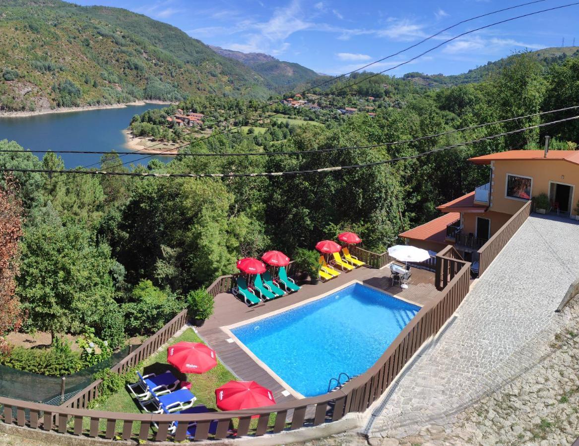 Вілла Casa Encosta Do Geres-Ferias No Geres Вієйра-ду-Міню Екстер'єр фото