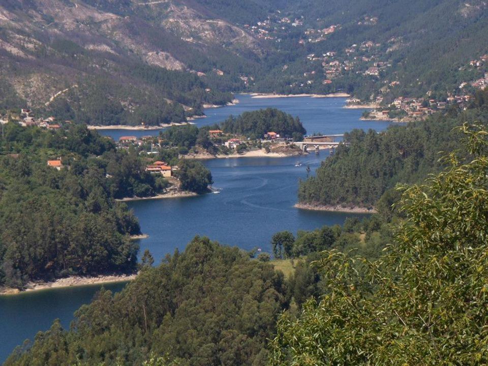 Вілла Casa Encosta Do Geres-Ferias No Geres Вієйра-ду-Міню Номер фото